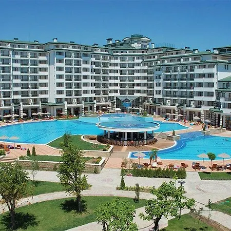 Resort Emerald & 5*